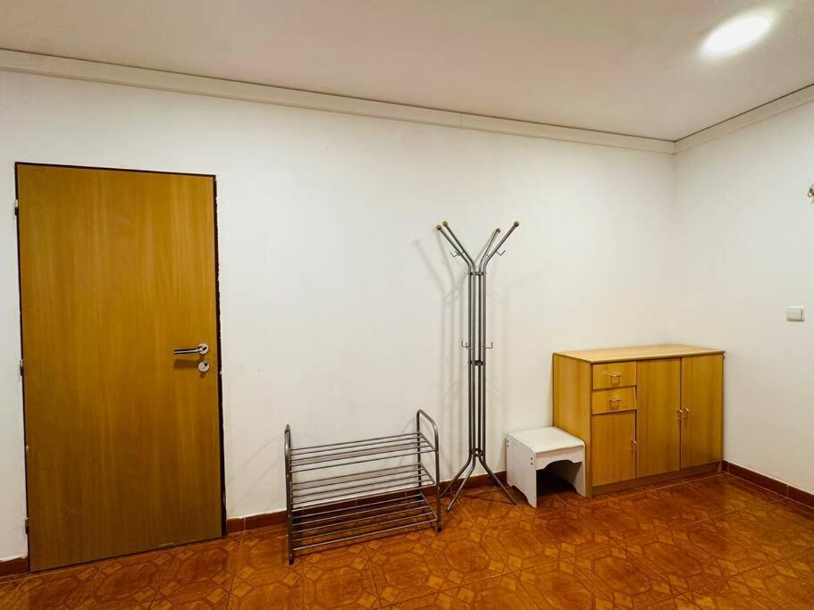 Family-Friendly Prague 5 Stay Exterior photo