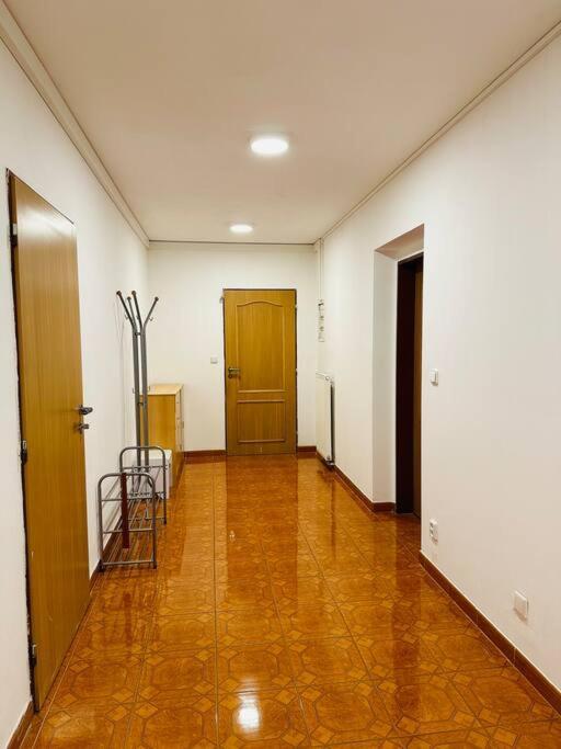 Family-Friendly Prague 5 Stay Exterior photo
